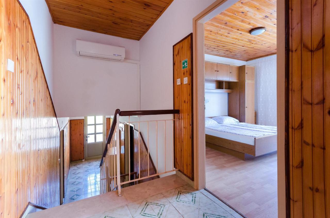 Apartments Anica F Lopar Exterior photo